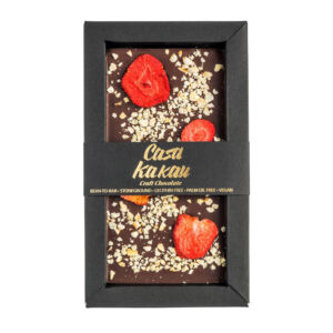 Ciocolata artizanala cu capsuni liofilizate si alune