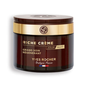 Crema regeneratoare cu 30 de uleiuri pretioase