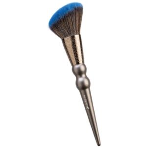 Pensula unghilara pentru aplicarea fardului de obraz