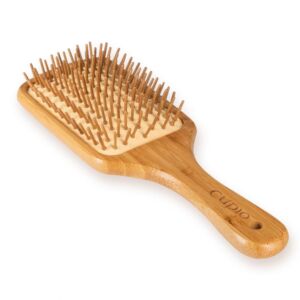 Perie din lemn pentru par