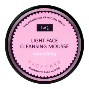 Spuma pentru curatarea tenului bujor