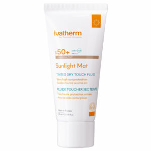 Sunlight Mat Tinted Dry Touch fluid de fata colorat SPF50+